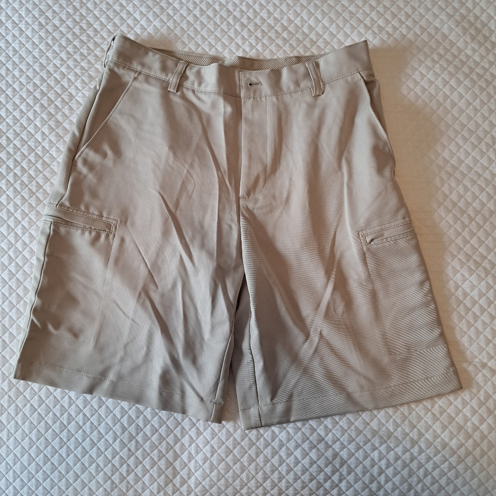 IZOD Men's Golf  Shorts Beige Size 32